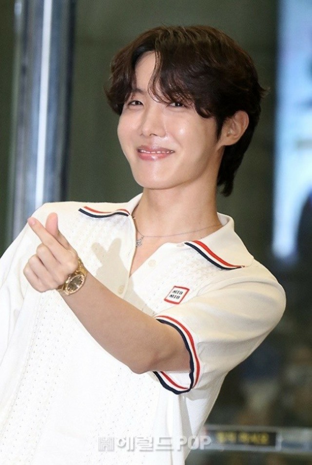 「BTS」J-HOPE、ついにチャンピオンズフィールドに登場…雨天取り消しを克服して勝利の妖精になるか？