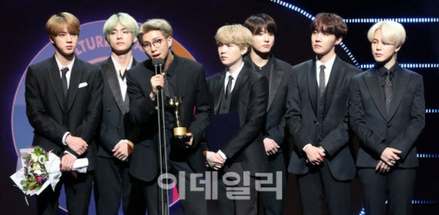 「BTS」JIMINのフォトカードが300万ウォンで取引…韓国フリマアプリ検索1位は「BTS」