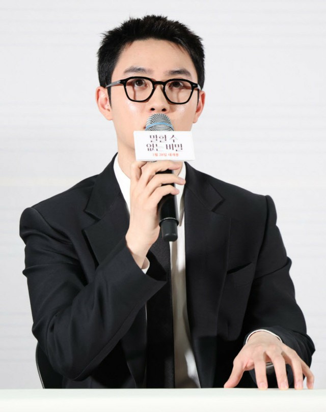 「言えない秘密」D.O.（EXO）、「ピアノは弾けない。楽譜の見方も知らない」