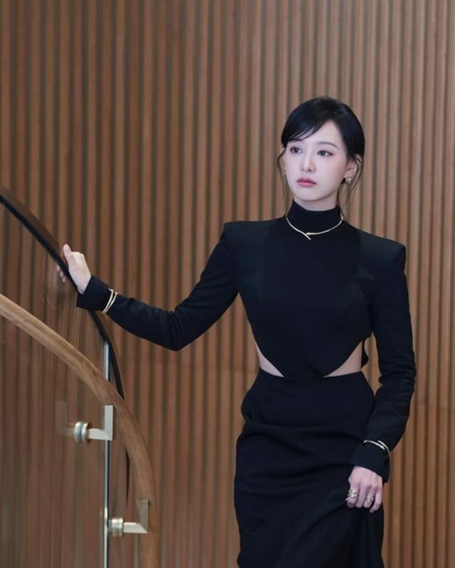 女優キム・ジウォン、わきがすっきり空いた破格ルック…セクシー