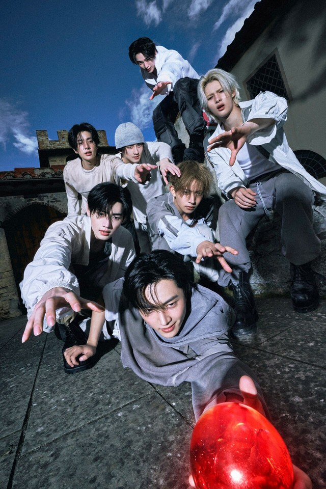 ENHYPEN」、7thミニアルバムの現実感溢れる構成に視線集中｜Infoseek