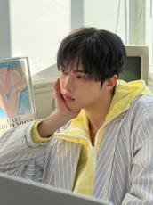 ASTRO」ユンサナ、春の雰囲気が漂う…穏やかな日常公開｜Infoseekニュース