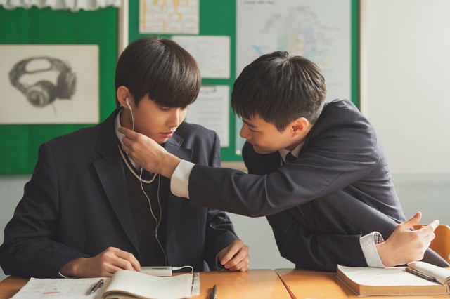 韓国映画「君と僕の5分」、「globe」 の「DEPARTURES」を使用した本