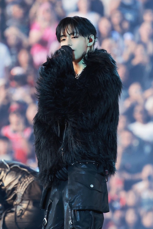 BTS」V、米専門家が絶賛したK-POPアイコン…“ステージの王”｜Infoseek