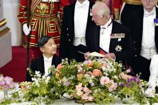 チャールズ英国王が日本語で「英国にお帰りなさい」…天皇陛下と晩餐会で「カンパイ！」