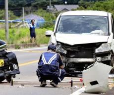 茨城県笠間市で福祉施設送迎車が軽乗用車と正面衝突…９人搬送、軽の男性が死亡