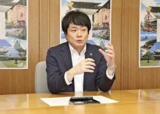 地震支援のお礼で市長出張「多すぎる」、市議が批判…東京都知事選挙の応援は「同い年として交流を続けてきた」