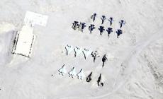 中国空軍、タクラマカン砂漠に米軍Ｆ２２・Ｆ３５に模した標的設置…在日米軍基地を想定か