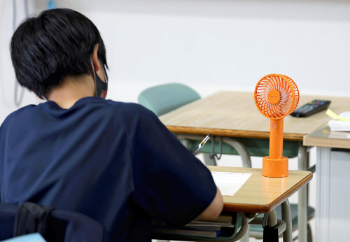 昔より暑い北海道、小中学校のエアコン設置率は１６％…携帯扇風機を持参・夏休み延ばす自治体も