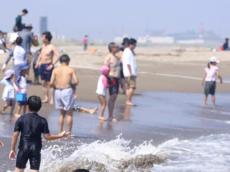 仙台市唯一の海水浴場、東日本大震災以降で初めて海開き…親子連れ「もしもの時は避難場所へ」