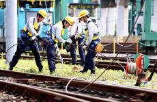 新幹線の架線切れ停電を想定、保守基地で復旧訓練…ＪＲ東日本「技術力向上につなげたい」