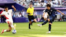 日本代表がゴールラッシュ、山本理仁は得意の左足で３点目…またも斉藤光毅が絡む
