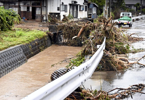 秋田県内で大雨、１人不明１人けが…由利本荘など３地点で観測史上最大の降水量