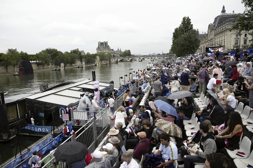 セーヌ川「６」キロの川下りを「３２万」人の観客が見守る…数字で見る五輪開会式