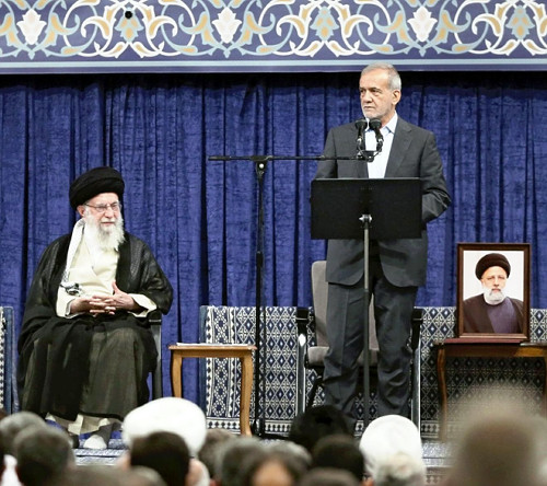 イランに改革派の新大統領就任…対話路線を重視、演説で「団結」呼びかけも保守強硬派は抵抗か