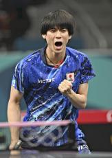 卓球・戸上隼輔、ストレート勝ちで２回戦へ…張本智和・早田ひな組の敗退で奮起「自分が魔物になる」