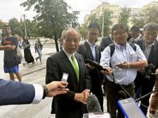 鈴木宗男参院議員が再びロシア訪問、日本のウクライナ支援を「一方的な肩入れ」と非難
