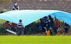 福岡・柳川ヘリ墜落、機体が空中分解か…２００ｍ離れ三つに分割された状態