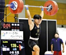 ウエイトリフティング男子６７キロ級、日川・小林が逆転Ｖ…競技歴２年あまりで選抜に続く２冠