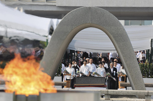 ７９回目の広島原爆忌、岸田首相「核軍縮の機運を高めるべく国際社会を主導していく」