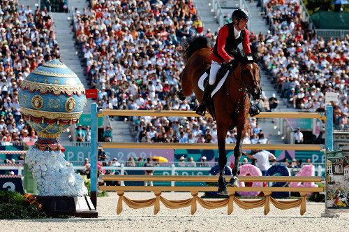 馬術障害飛越、ハーゼ柴山崇は決勝で途中棄権…「美しい競技」「優しい気持ちになれる」と称賛の声