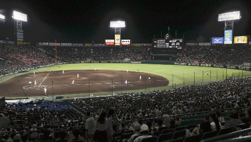 甲子園初の朝夕２部制「涼しくて熱中症対策になっている」…全試合観戦のファンもいったん球場外に