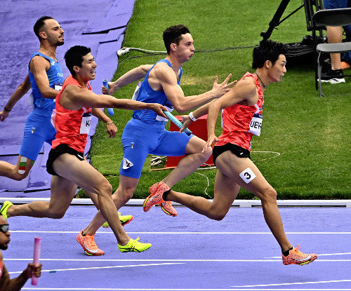 リレー侍「悔しい」５位…「ぶっつけ本番」オーダー変更で桐生祥秀はアンカーに１位でバトン