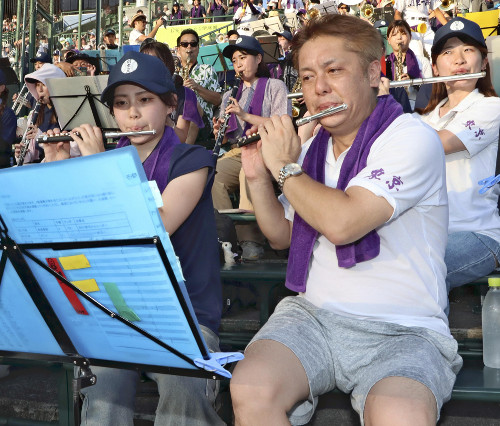 関東一のスタンドに吹奏楽部ＯＢら５０人集結…親子で駆けつけた鈴木さん「憧れの場所で娘と演奏できてうれしい」