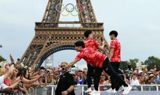 フランス選手活躍でパリの街は「祝祭」、ファンゾーンも好評…治安や交通も大きな混乱なく市長「予想以上の成功」