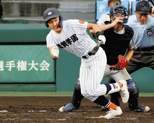 滋賀学園１４安打、貫いた積極打法…自分たちで狙い球を絞るが甘い球は逃さない