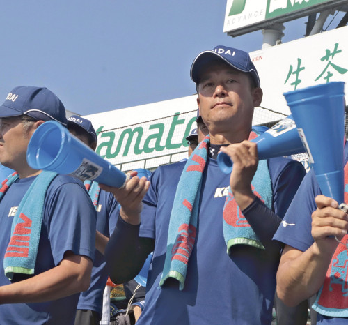 健大高崎、元プロ野球選手の田中充さんが息子の応援「本当に大きくなった」と目を細める