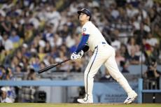 大谷翔平４打数無安打、フェンス際の大飛球でファン沸かす…ドジャースは初回に６点奪い快勝