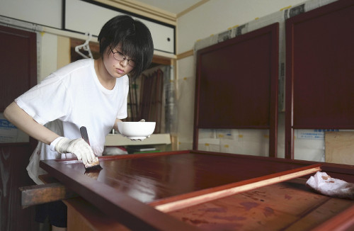 輪島で学んだ漆芸で陸前高田の文化財復旧に奮闘…東日本大震災で被災の２４歳女性「故郷に胸張れる仕事を」