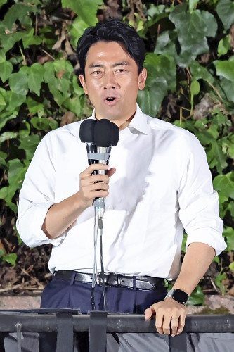 小泉氏、「解雇自由化」払拭に苦慮…討論会で労働者のメリット強調