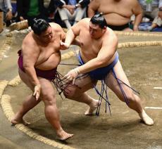 関脇大の里が無傷で勝ち越し…琴桜６勝目、豊昇龍は若元春を首投げで裏返し星を五分に