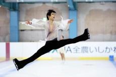 羽生結弦さん「少しでも笑顔の輪が広がれば」…金沢市でチャリティー演技会に出演