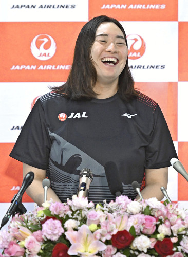 帰国の北口榛花「ラーメンとかおすしとか、北海道のおいしいものを」…来季は「まずアジア記録更新」