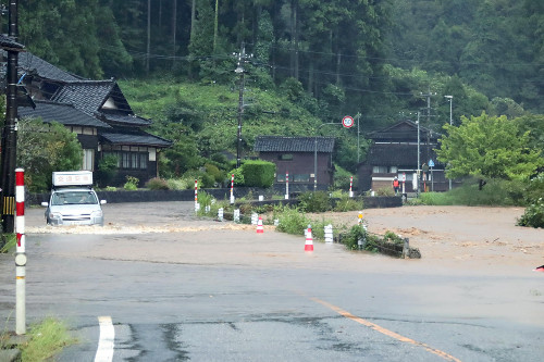 石川県で線状降水帯、南風と北風がぶつかり積乱雲が発達…秋雨前線停滞で大雨が長引く恐れ