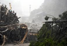 輪島の塚田川が大雨で氾濫、住宅２棟と車１台流され中３女子生徒ら新たに４人が行方不明