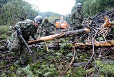 作業員３人不明の輪島・中屋トンネル復旧工事現場、交通誘導員１人とも連絡取れず