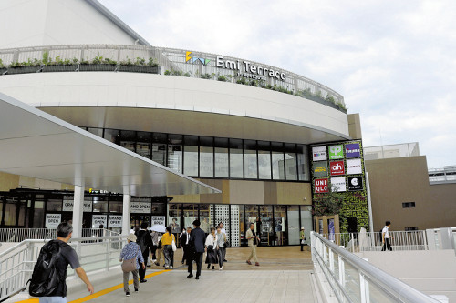 西武線所沢駅西口に「エミテラス所沢」オープン…服飾・雑貨・飲食など１４２のテナント集結