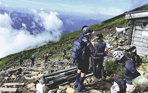 焼岳や岩手山など８火山を「重点的に調査研究する火山」に選定…富士山の評価は「静穏」