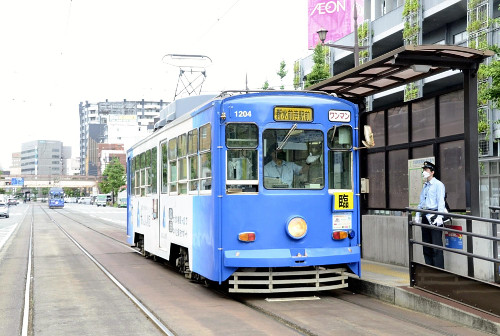 路面電車が信号見落とし交差点通過、運転士「右折車に気を取られ」…トラブルは今年１２件目