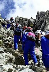 小学校の伝統行事「立山登山」コロナ禍で岐路…児童の体力低下、教員の働き方改革が拍車