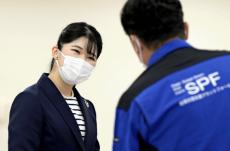 佐賀市を訪問中の愛子さま、国スポの柔道観戦で「きれいに投げましたね」…献血会場も視察