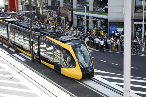 宇都宮ＬＲＴ、開業以来初の人身事故…軌道近くを歩いていた男性が接触し骨折の大けが