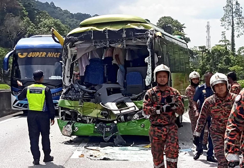 マレーシアのバス事故１１人死傷、主催のＪＴＢ社長「心よりおわび申し上げます」