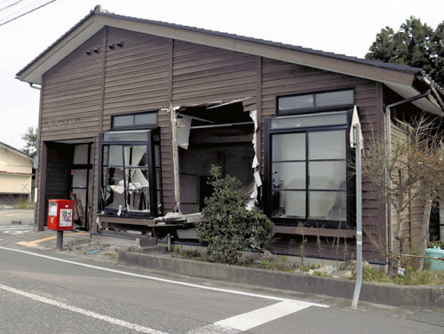 能登半島地震で５メートルの津波が押し寄せた能登町・白丸地区、大穴が開いた郵便局を「震災遺構」に