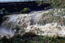 新駅舎が１か月前に完成したＪＲ松山駅、記録的大雨で水浸しに…大街道商店街で浸水した店舗も