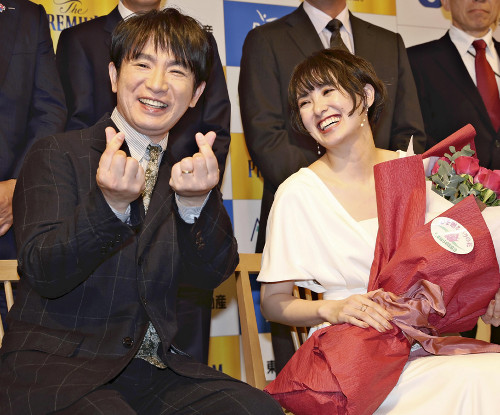 濱口優＆南明奈夫妻、「いい夫婦」受賞…南さん「目を見てしゃべり『おやすみ』と言うのが大事」